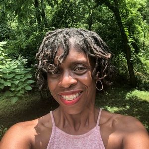 Meet your Posher, Lavinia